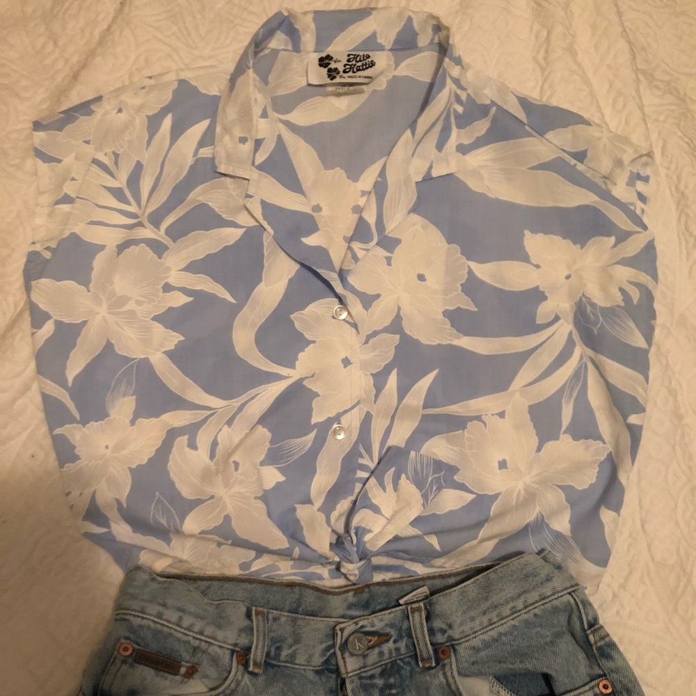 Vintage Hawaiian front tie cropped blouse